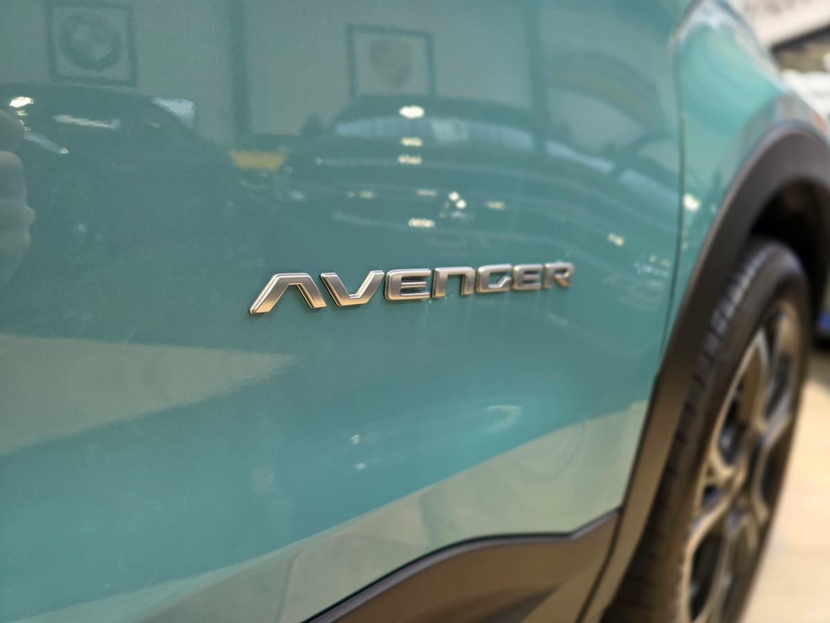 Jeep Avenger (2) 1.2 TURBO T3 100 E-HYBRID SUMMIT JBL / CAMERA C