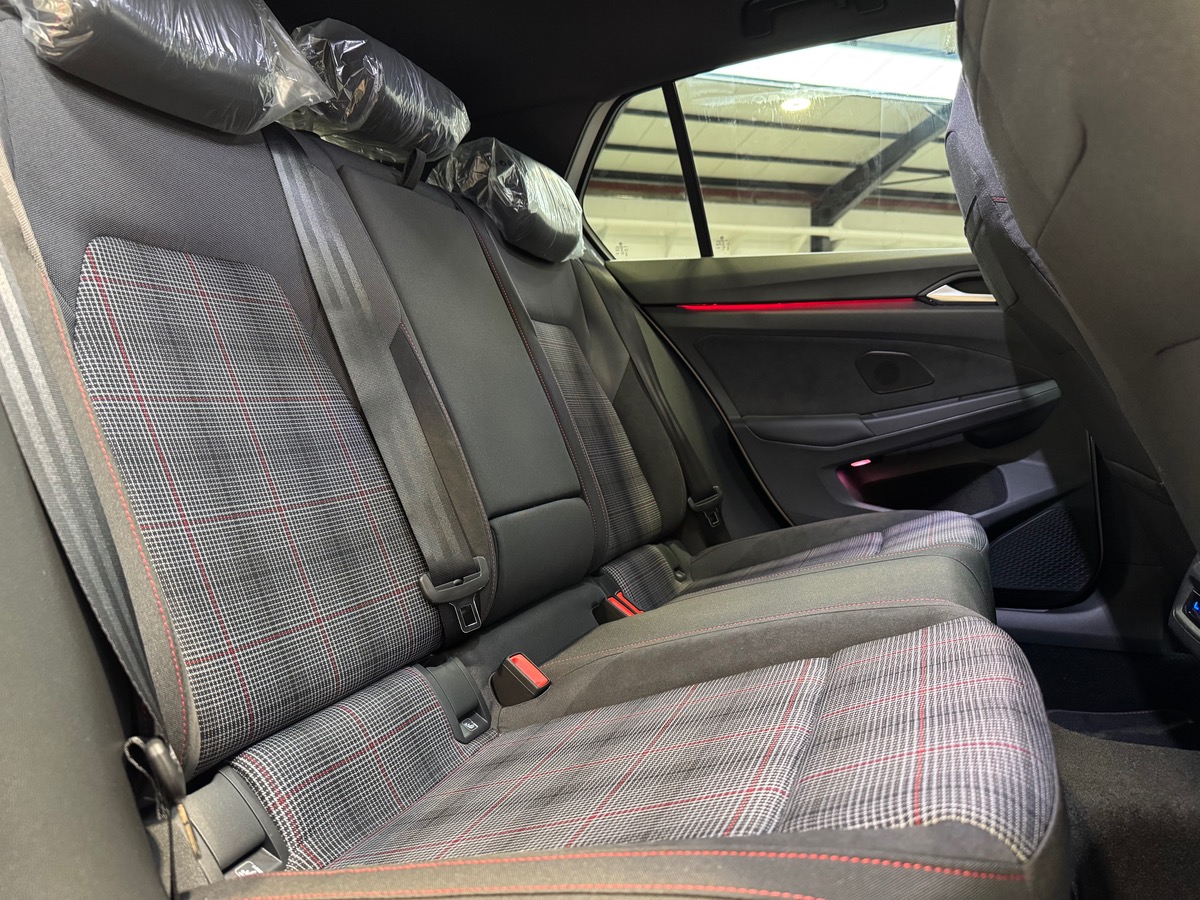 Volkswagen Golf 8 FL 2.0 TSI 265CV DSG7 GTI BERLINE /TO/UHD/H&K/CAM FULL MALUS INCLUS A