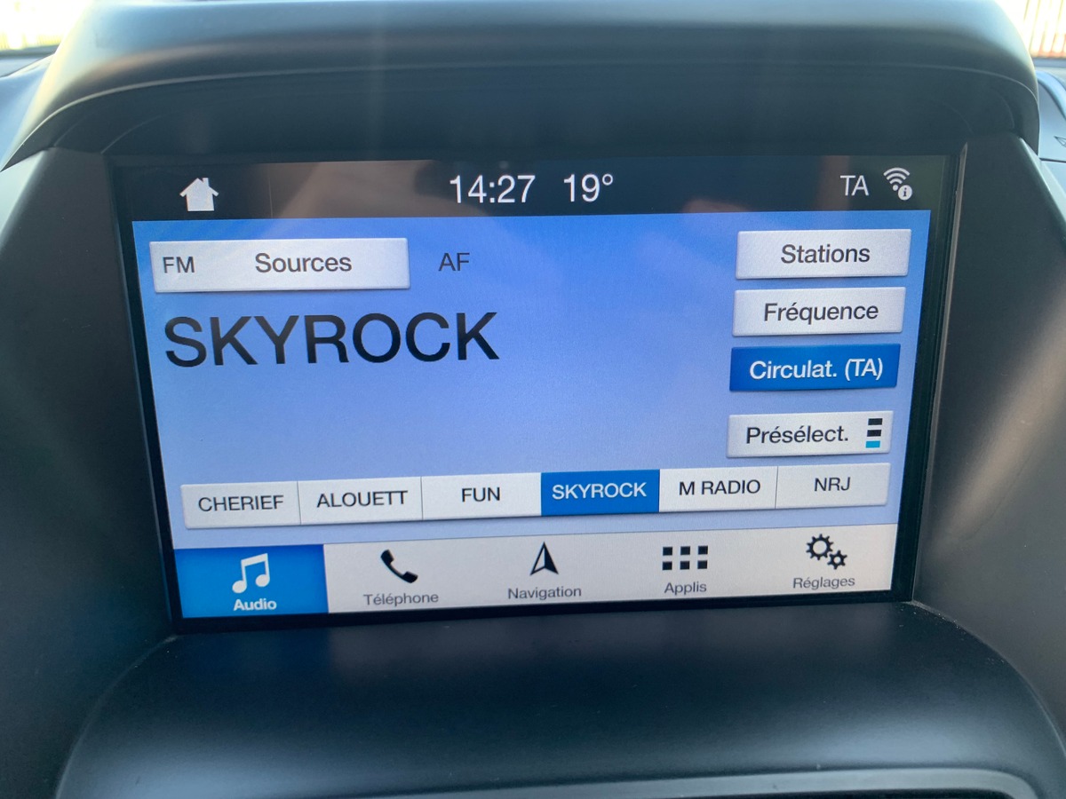 Ford Kuga 120 chevaux | St-Line | Caméra de recul | Attelage | GPS | Coffre assisté électriquement