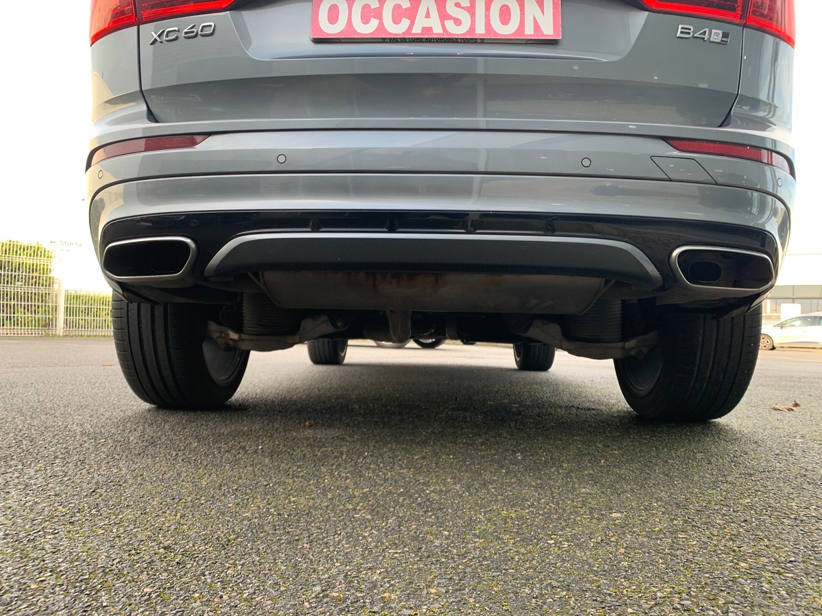 Volvo XC60 197 ch | R-design | Châssis Sport | Jantes Alu 21'' | Sièges Sport | Coffre électrique