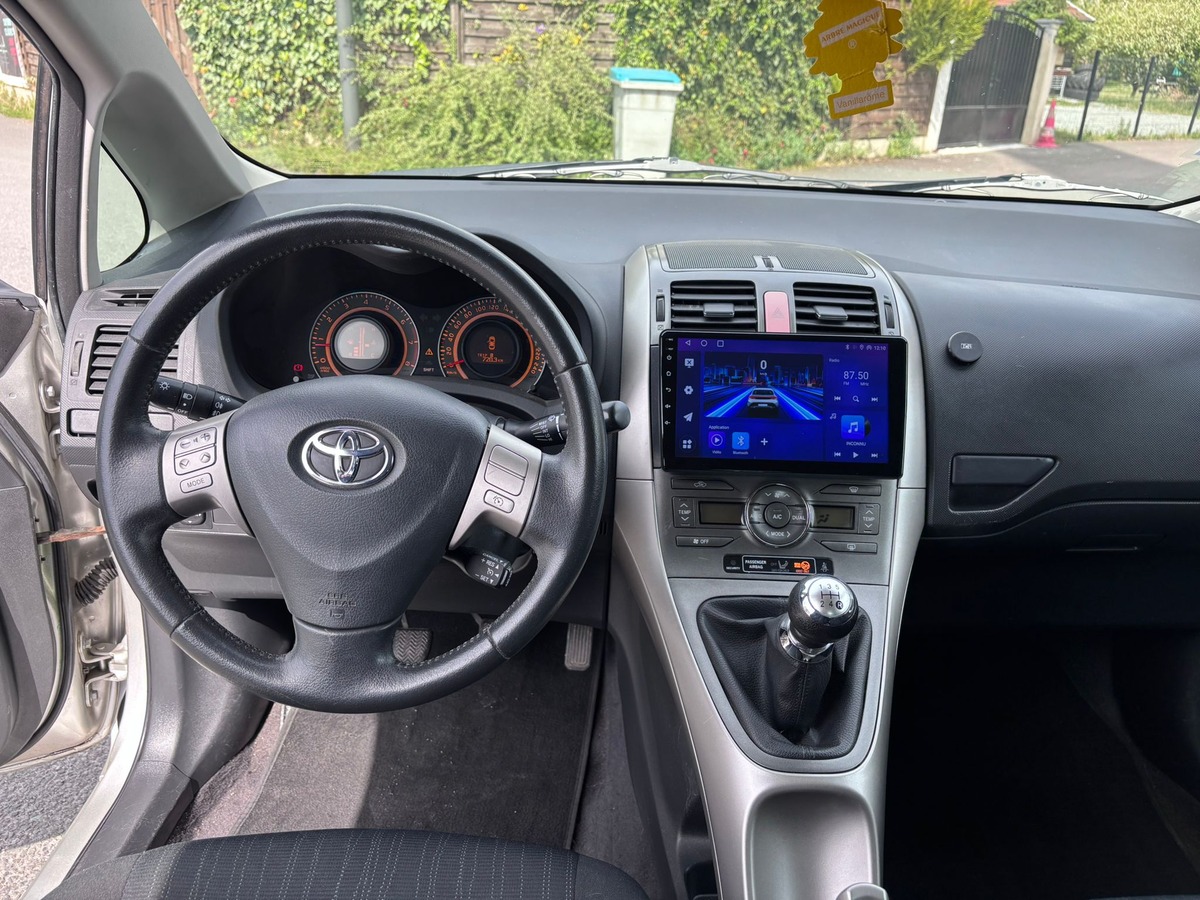 Toyota Auris 1.6i LUNA - Révisée - Garantie