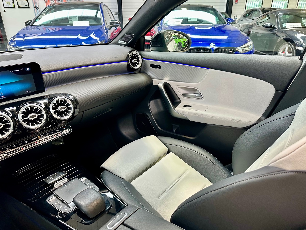 Mercedes-Benz Classe A IV 200 AMG Line 163 7G-DCT Options +++ j