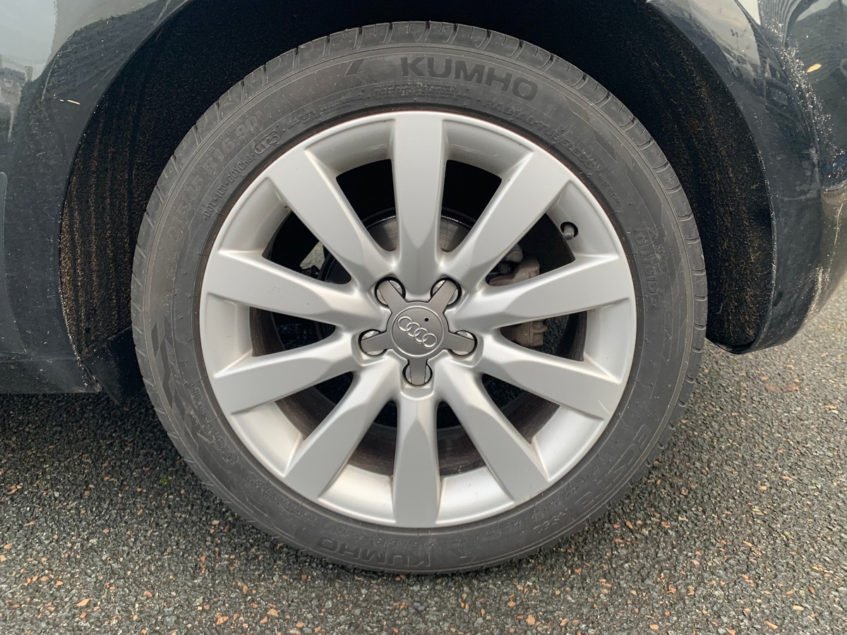 Audi A1 105 ch | Attraction | Climatisation | Radio cd | Jantes alu 16''| Volant cuir | Radar recul