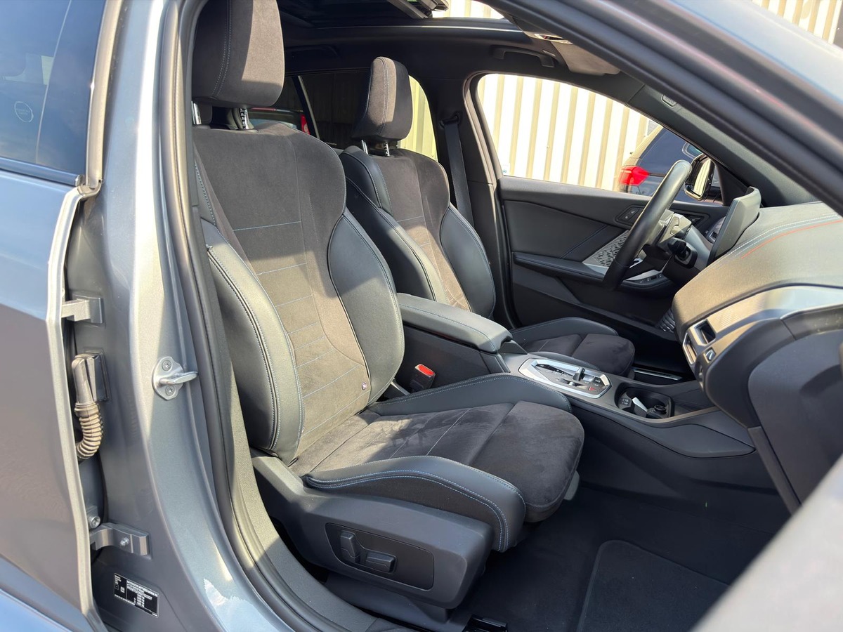 Bmw Série 1 120 iA Msport / Toit panoramique / Attelage / CarPlay / Caméra de recul
