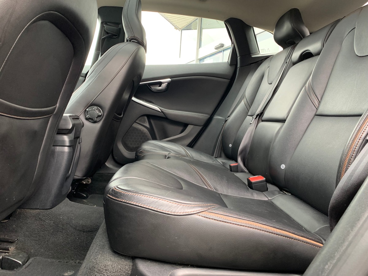 Volvo V40 Cross Country 150 ch | Toit panoramique | Cuir | GPS | Régulateur de vitesse