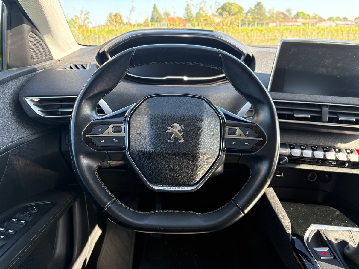 Peugeot 3008 1.5 bhdi - 130CV - ALLURE - MOTEUR NEUF ECHANGE STANDARD