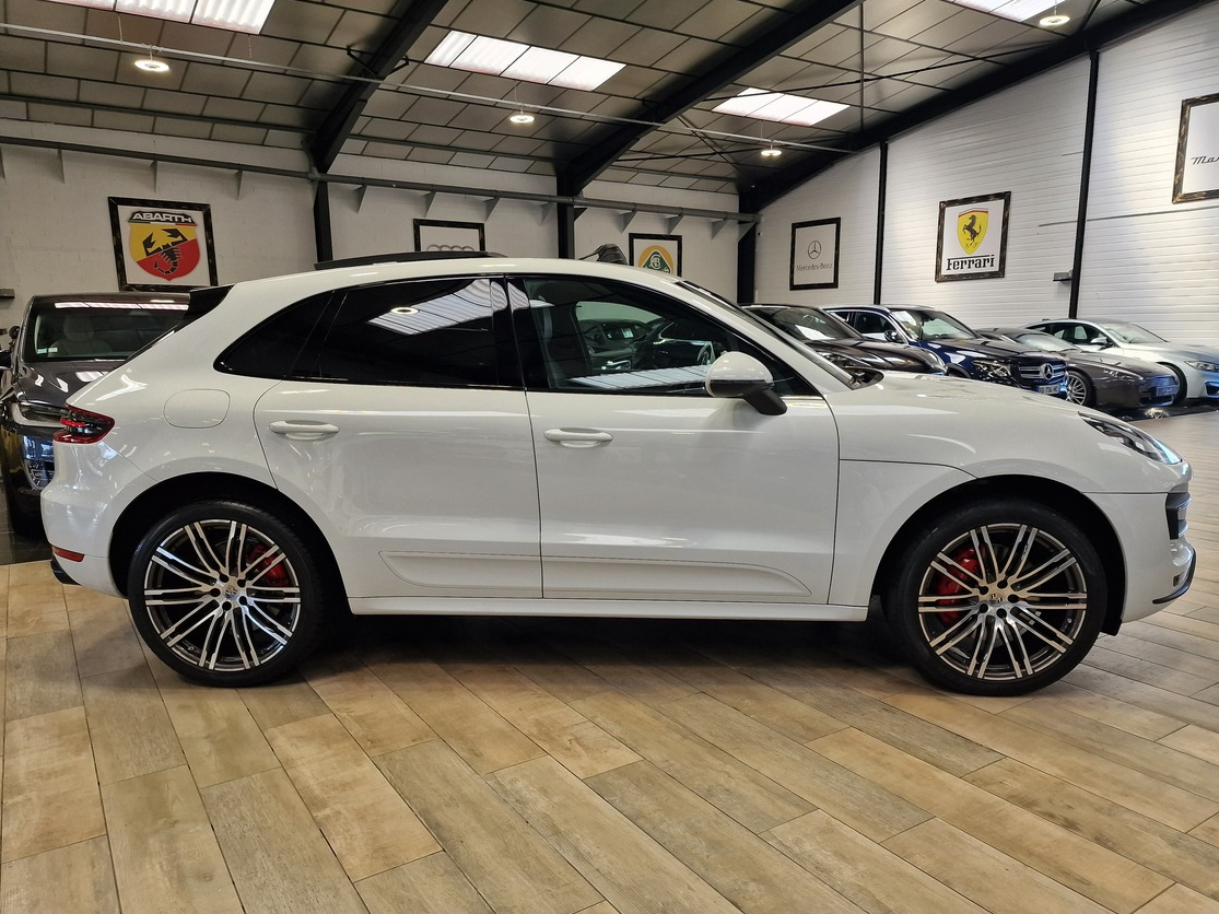 Porsche MACAN TURBO 400cv TOIT OUVRANT/ BOSE/ PDLS+ j