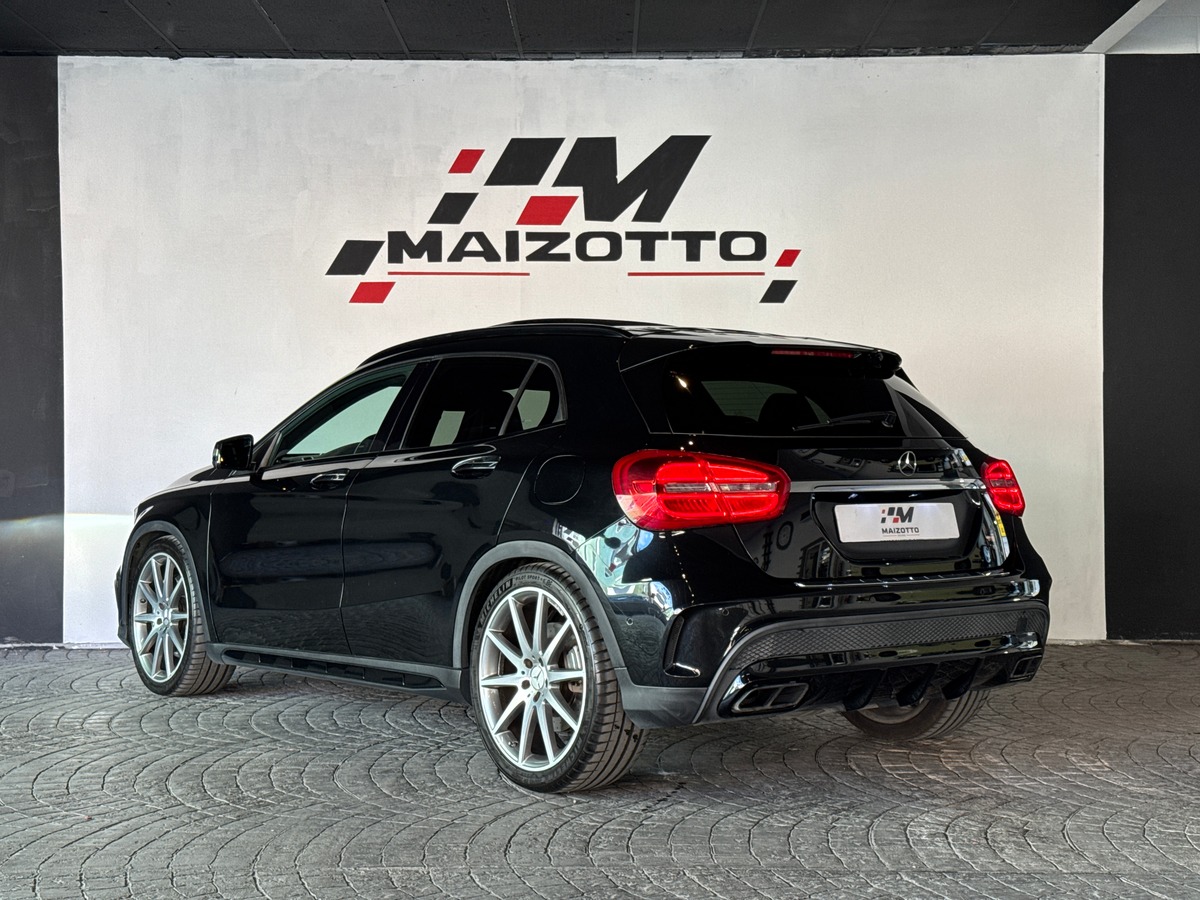Mercedes-Benz GLA 45 AMG | Noir Cosmos | Toit Ouvrant | Sièges Perf | Keyless | Garantie 12 Mois
