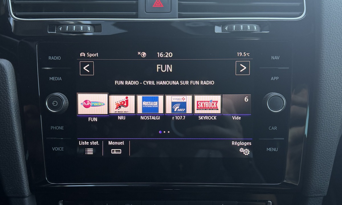 Volkswagen Golf VII - TCR / CarVertical / Echappement Akrapovic / Apple Carplay / Caméra