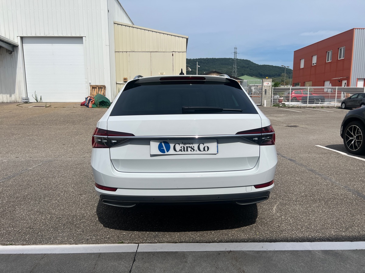 Skoda Superb Combi 1,4L TSI PHEV 218 LAURINE & KLEMENT, SUIVI COMPLET SKODA, 4 PNEUS COMPLETS  HIVER