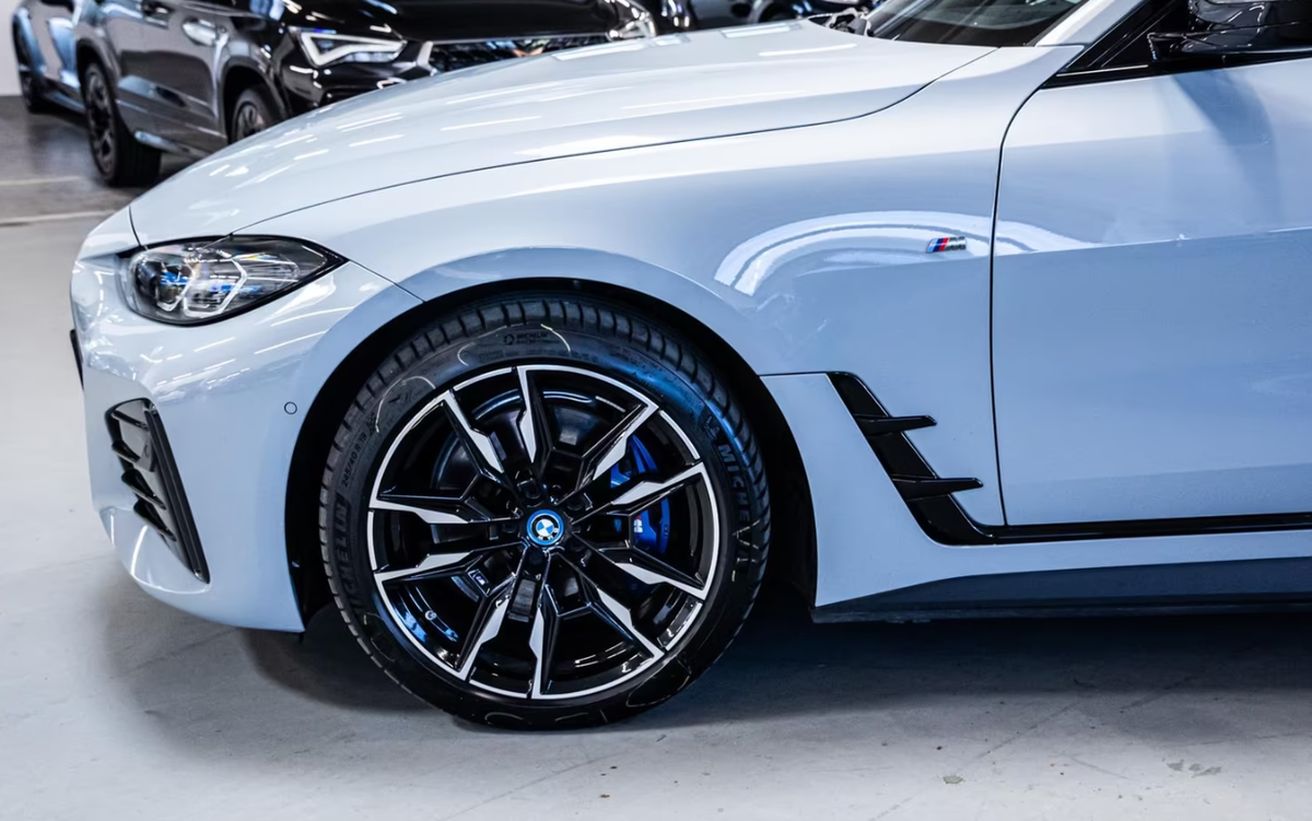Bmw i4 M50 544ch xDrive GranCoupé Toit ouvrant Gris M Brooklyn