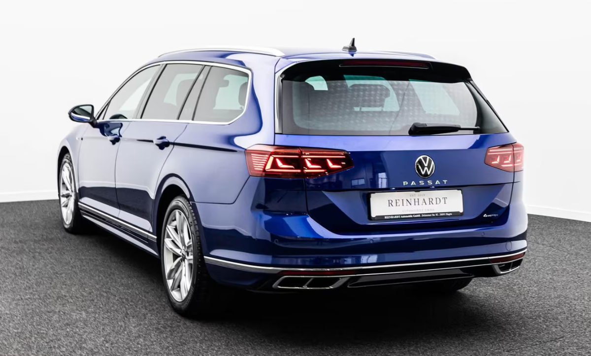 Volkswagen Passat SW VIII 2.0 TDI EVO 200ch R-Line 4Motion DSG7 Bleu Lapiz Attelage