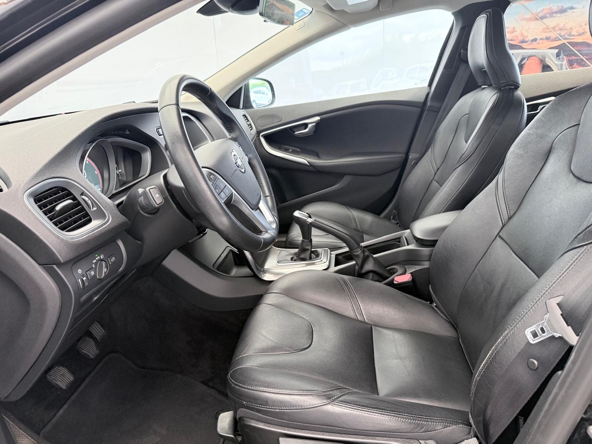 Volvo V40 2.0 D  120  Momentum