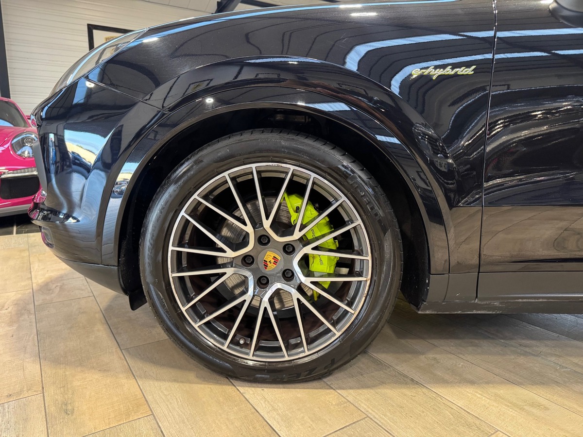 Porsche Cayenne 3.0 V6 462ch E-Hybrid / BOSE/ ACC/ PDLS+/TOIT OUVRANT/PACK SPORT CHRONO