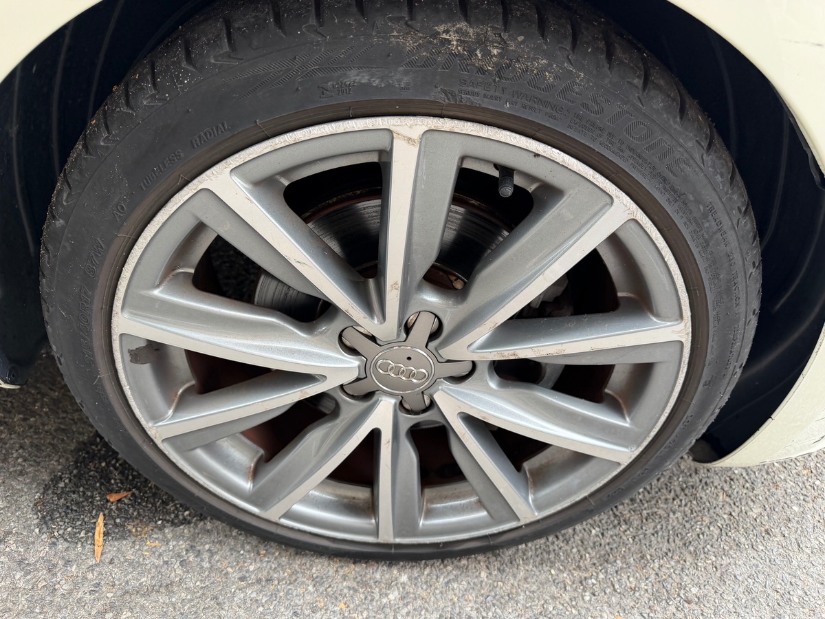 Audi A1 1.4 TFSI 122 CV / 1er Main /Toit Ouvrant/ KM Réel / S-Tronic7 /Ambition Luxe