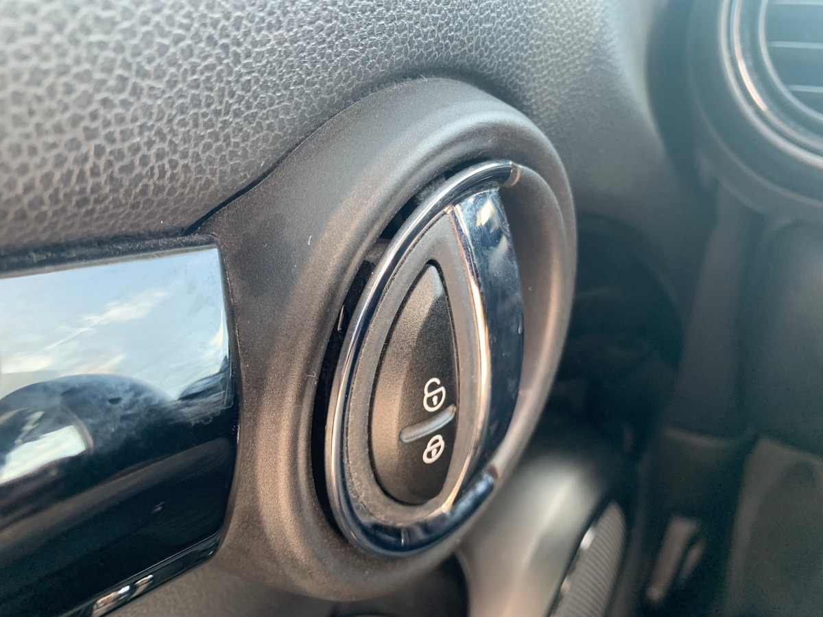 Mini Mini 5 Portes 136 ch | EDITION GREENWICH | Mode Sport | Toit panoramique ouvrant | Caméra de recul