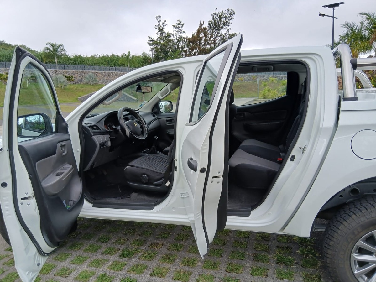 Mitsubishi L200 PICK-UP 4X4