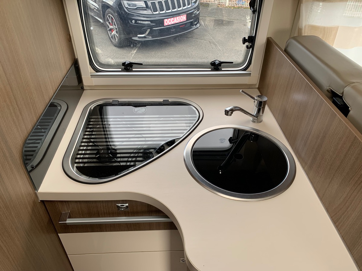 Ford Challenger 155 ch | 2,2 litres | GENESIS 288 EB Profilé | 3 Couchages | Caméra de recul