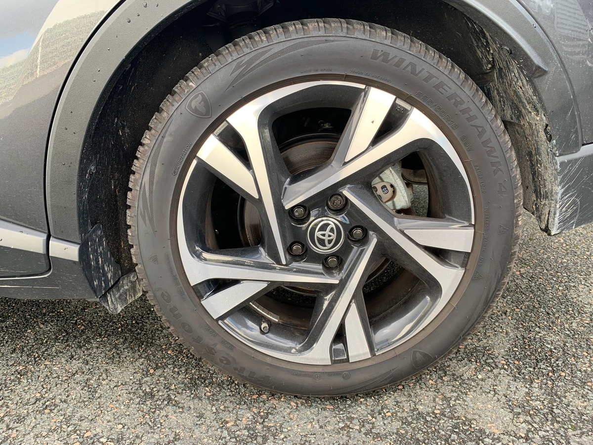 Toyota C-HR 184 ch | Attelage | GPS | Radio JBL | Caméra recul | Radar stationnement arriére, avant