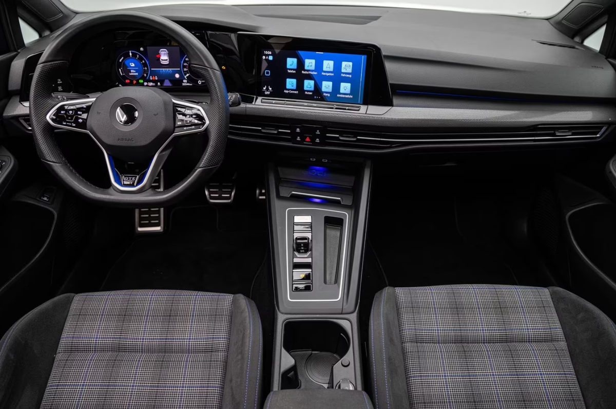 Volkswagen Golf VIII 1.4 eHybrid 245ch GTE DSG6 Toit ouvrant Attelage