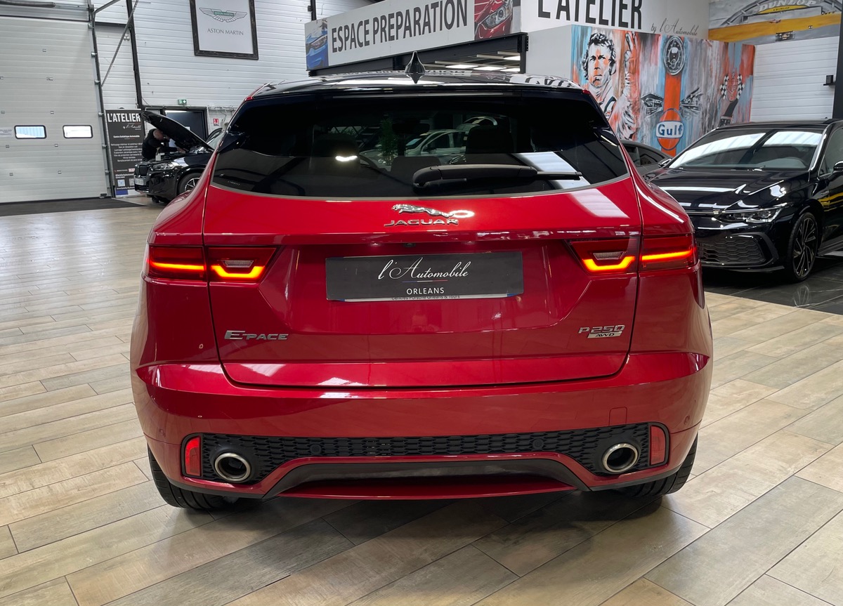 Jaguar E-Pace 2.0L P-250 AWD R-DYNAMIC HSE - TOIT PANO/VOLANT CHAUFFANT
