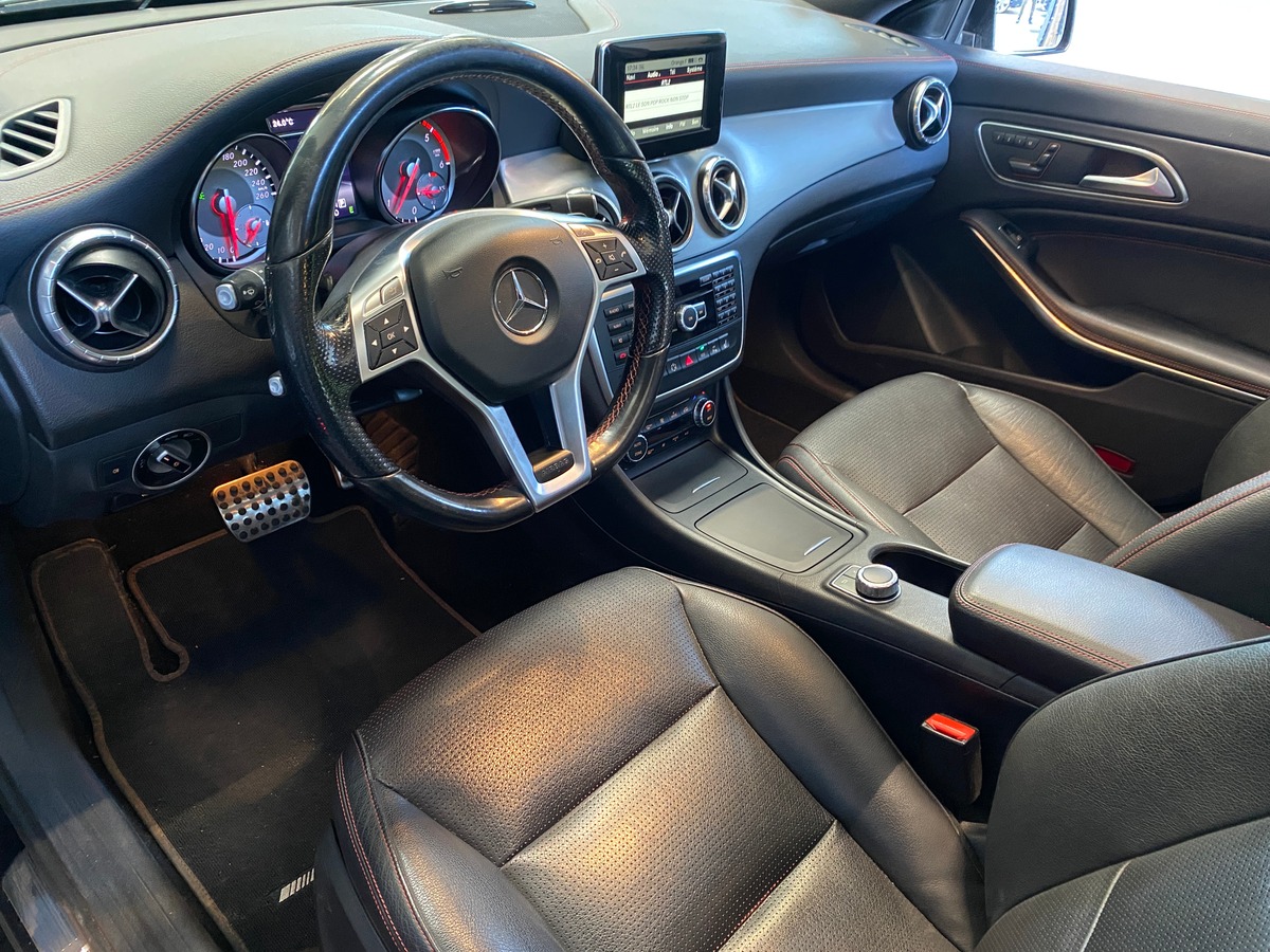 Mercedes Benz CLA 220 cdi FASCINATION PACK EXCLUSIF AMG