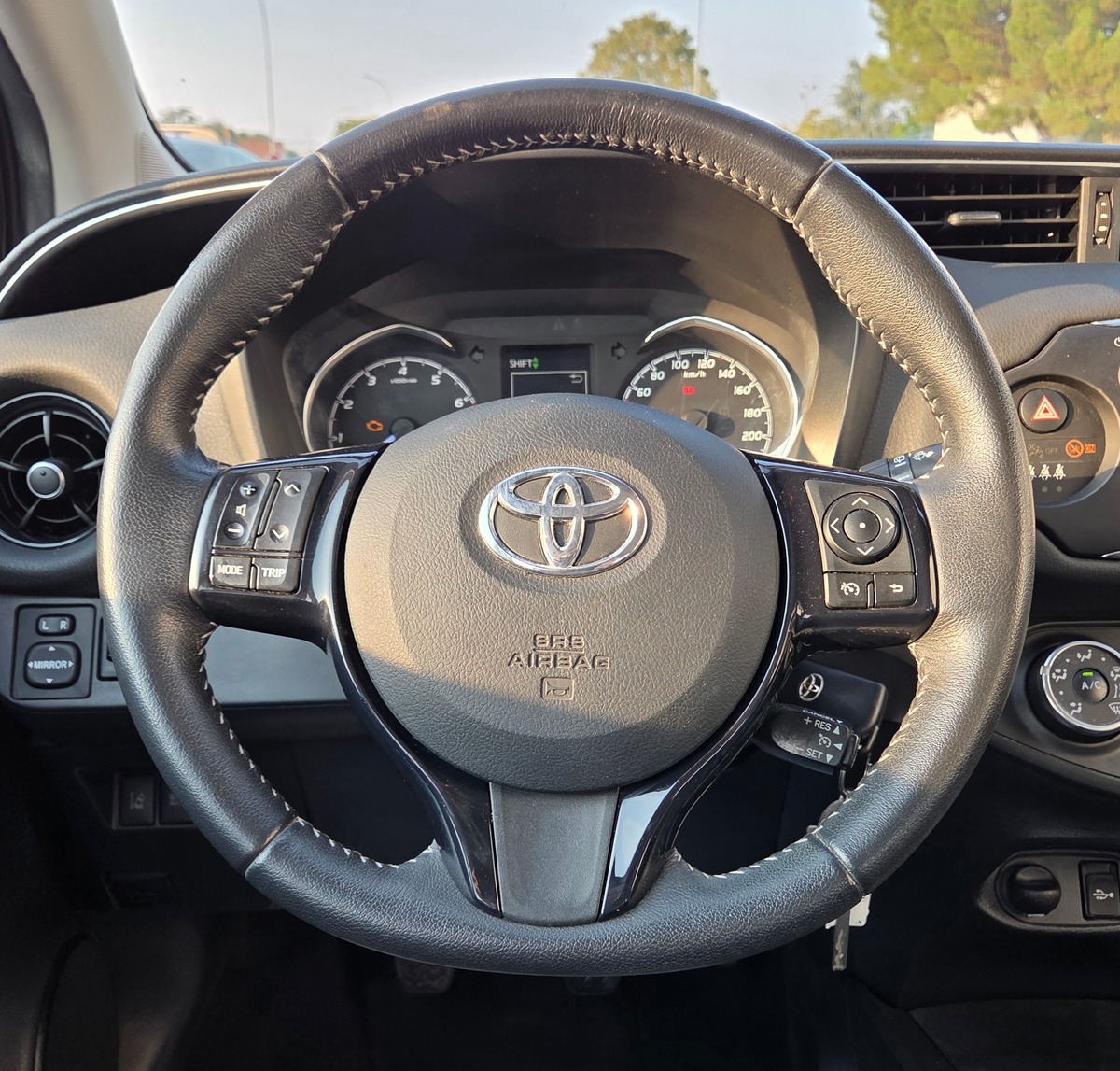 Toyota Yaris 1.5 110 CV VVT-I CVT CHIC  / 1* MAIN