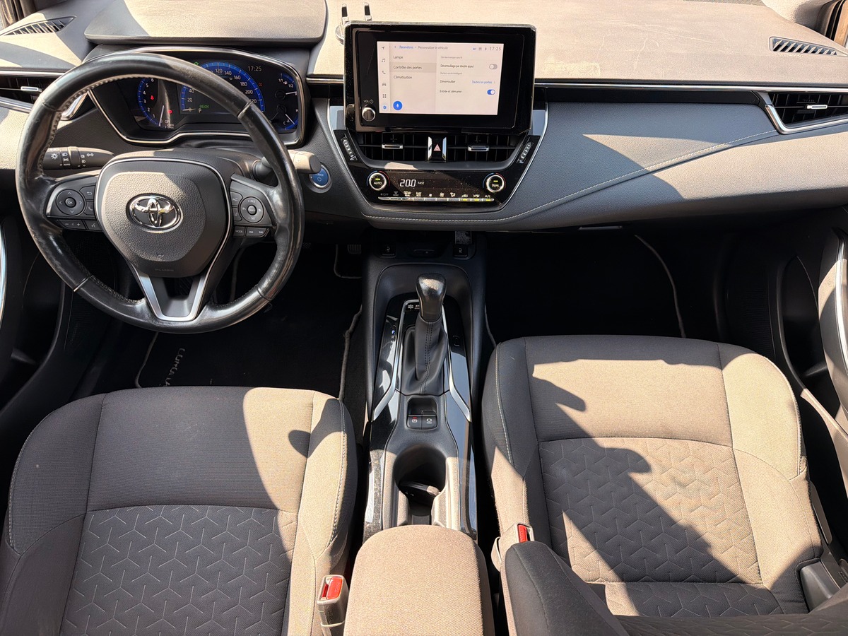 Toyota Corolla Design Touring Sports 1.8 VVT-i GPS 122 HSD CVT 98 cv Boîte auto