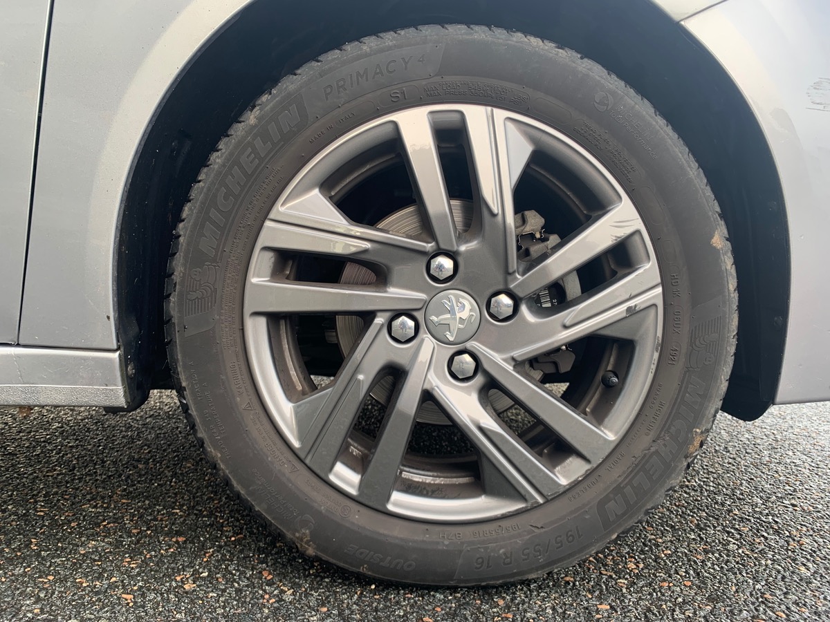 Peugeot 208 75 ch | Active pack | GPS | Mirror Link | Radar de stationnement arriére