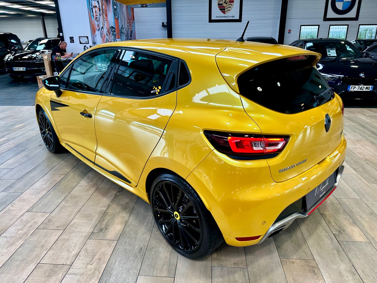 RENAULT Clio IV RS (2) 1.6 200 EDC6
