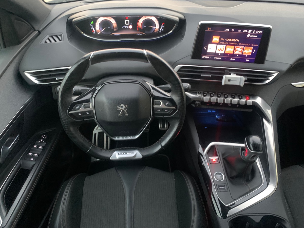 Peugeot 3008 130 | GT LINE | Mirror Screen | Pack City 1 | Full LED Technology | Phares Adaptatifs