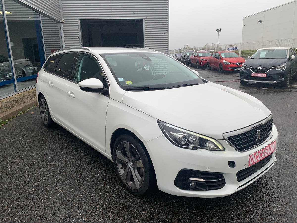 Peugeot 308 SW 130 ch | Allure | Régulateur vitesse | Mirror Screen | Attelage | Radars stationnement