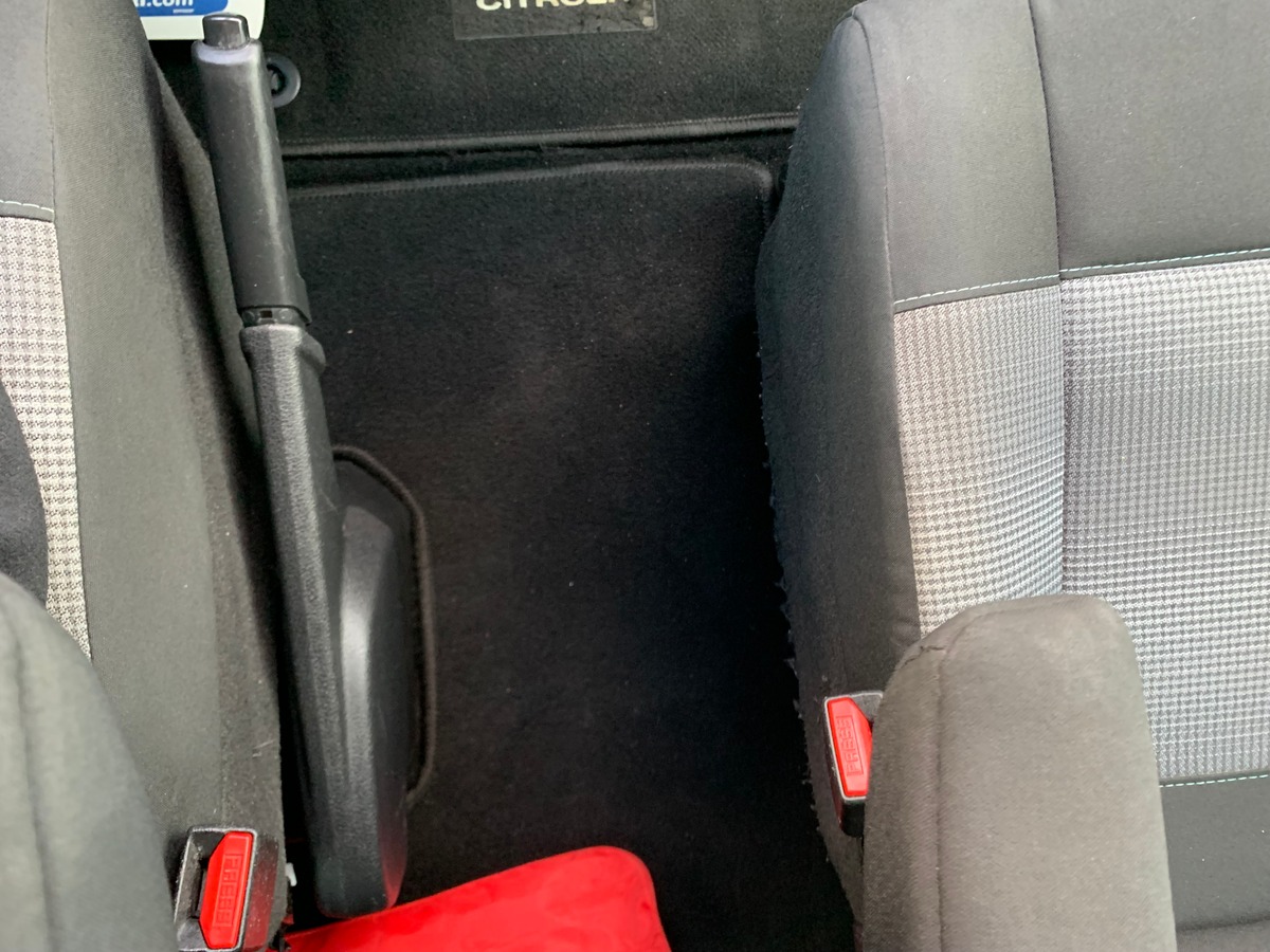 Citroën Spacetourer 120 ch | FEEL | 8 places | Attelage | Régulateur vitesse | Radar stationnement