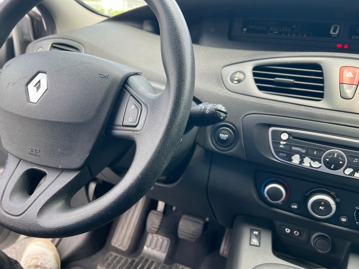 RENAULT Scenic 105 ch | Régulateur de vitesse | Climatisation