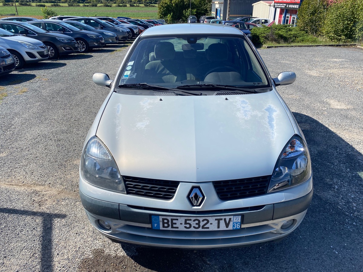 RENAULT Clio 2 1.4i 100cv 200000km