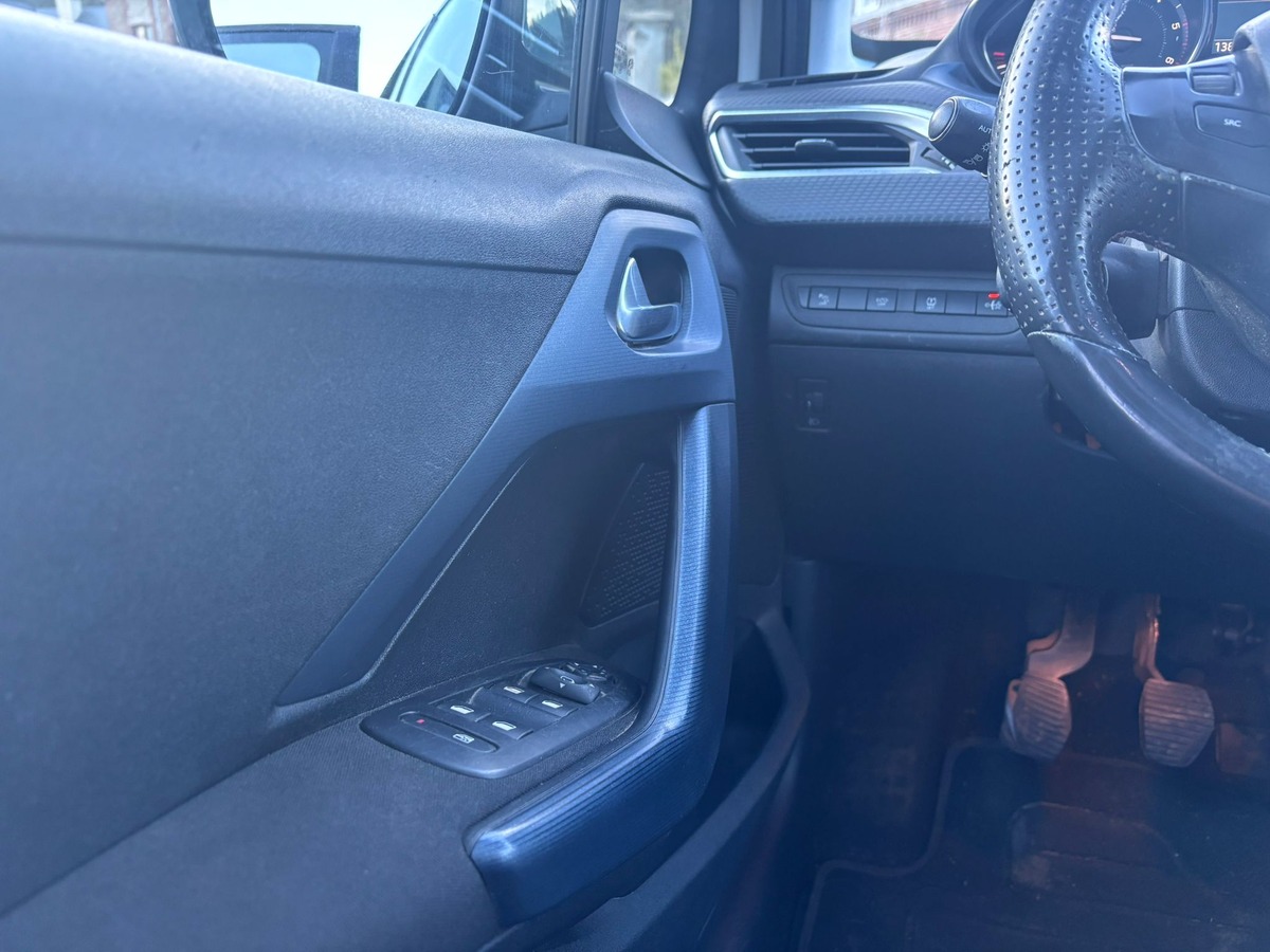 Peugeot 2008 1.6 e-HDi Crossway - Révisé - Garantie