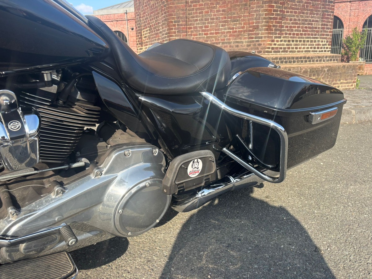 Harley Davidson Electra Glide Standard FLHT - Entretien complet HD
