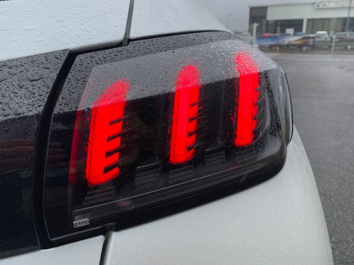 Peugeot 208 130 | GT | Toit panoramique | Caméra recul | Avertisseur angles morts | Apple car play