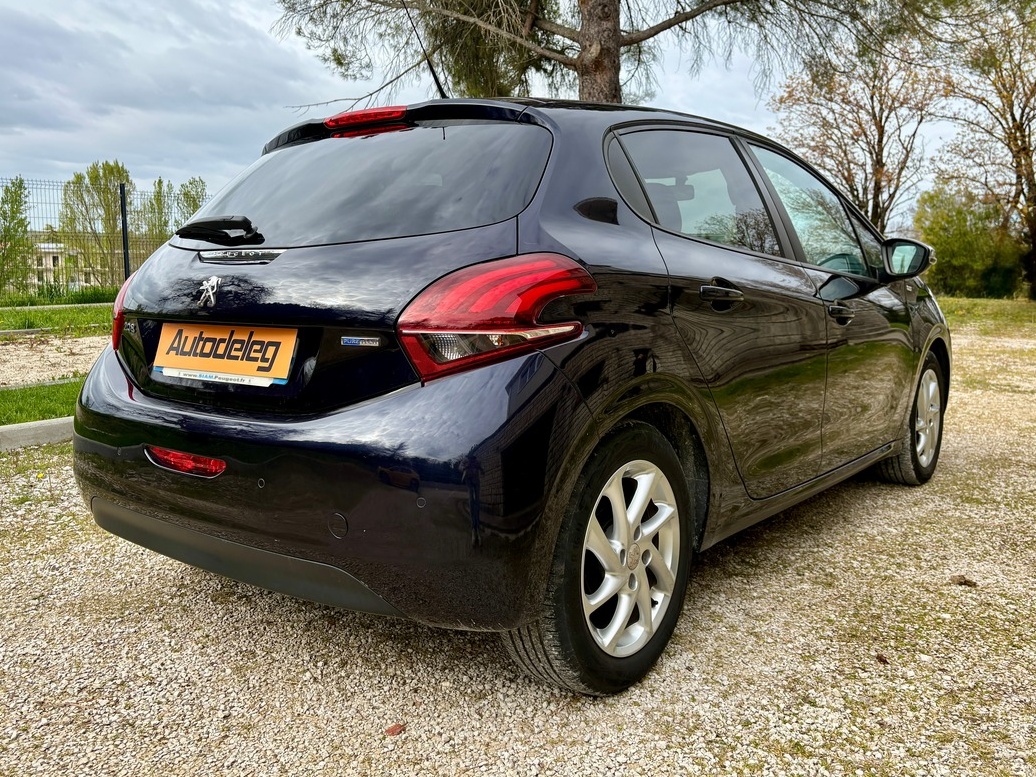 Peugeot 208 VTI - 82CH - STYLE