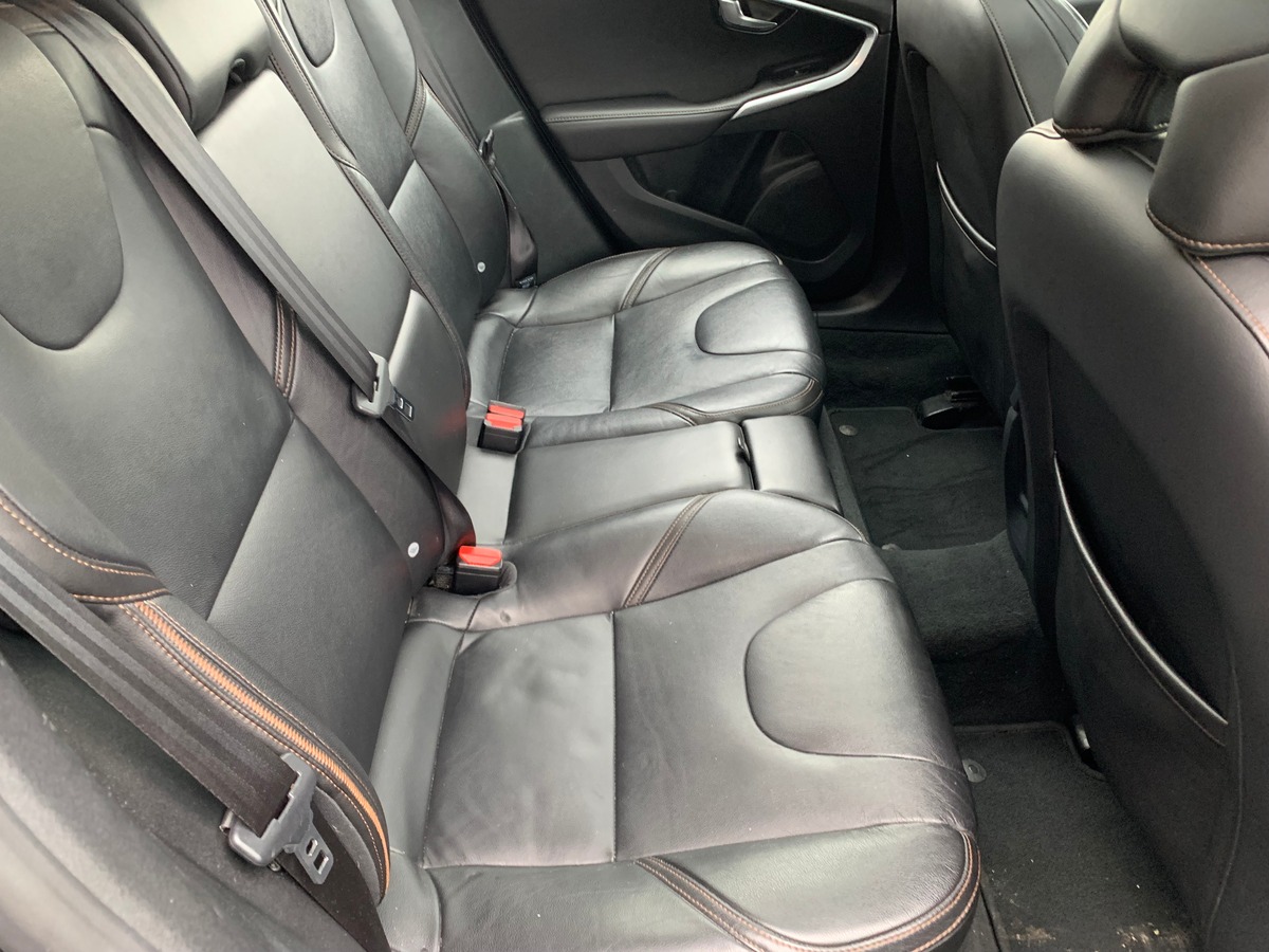 Volvo V40 Cross Country 150 ch | Toit panoramique | Cuir | GPS | Régulateur de vitesse