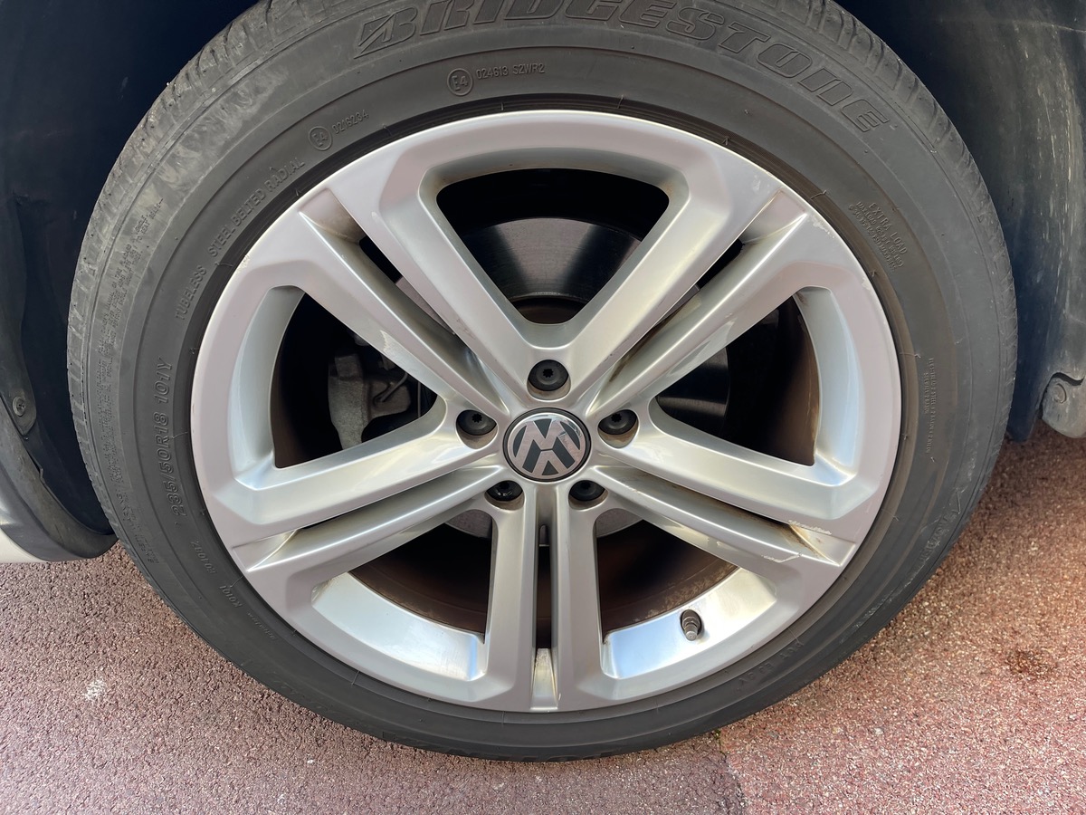 Volkswagen Tiguan 1.4 TSI 150 CV R LINE/ Boîte auto / KM Reel / Toit Ouvrant / Intérieur Cuir