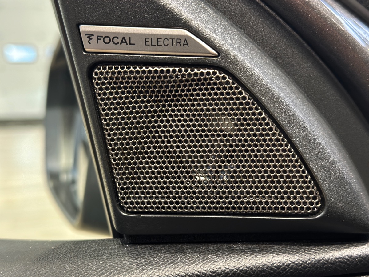 DS Ds7 Crossback 225 ch e-Tense Performance Line Plus / ATTELAGE / HI-FI FOCAL / TOIT PANO /CARPLAY