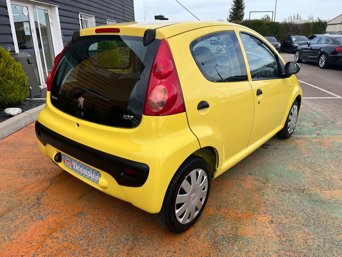 Peugeot 107 5 Portes 1.0 i  68 ch URBAN 1ERE MAIN