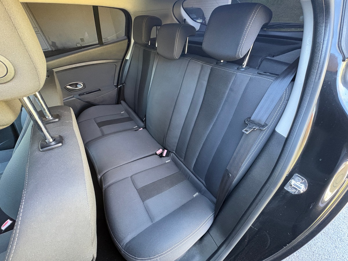 RENAULT Megane III - 1.9DCI 130CH - CARMINAT TOMTOM