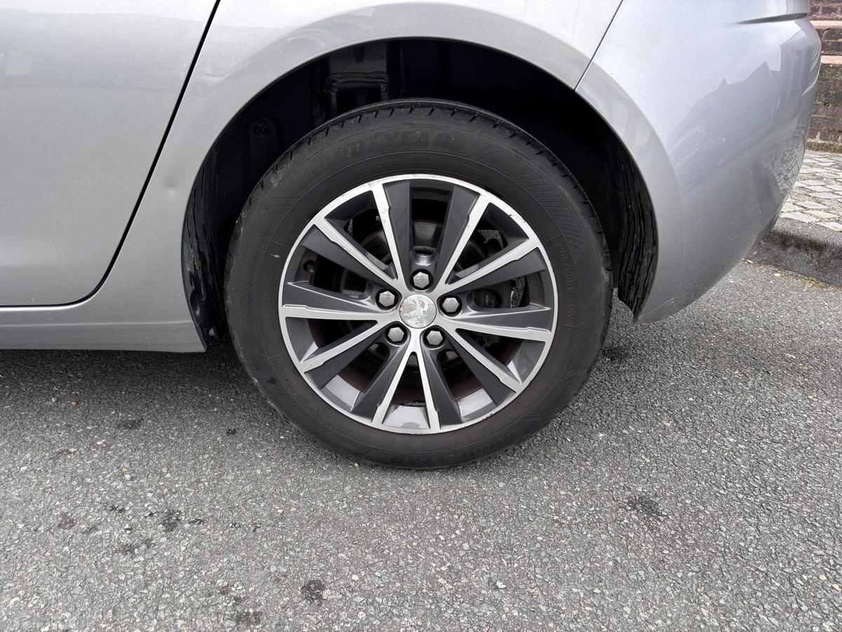 Peugeot 308 1.6 Blue-HDi Allure - Révisée - Garantie