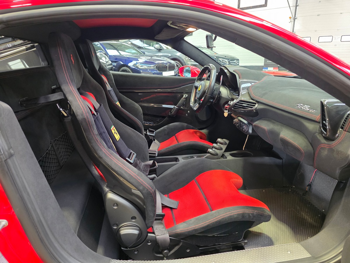 Ferrari 458 SPECIALE 4.5 605 ORIGINE FRANCE // ROSO CORSA /  BANDES NART / HARNAIS A