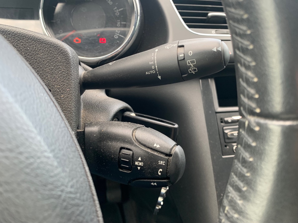 Peugeot 3008 115 ch | GPS | Bluetooth | Régulateur de vitesse | Sièges rang 2 rabattables à plat