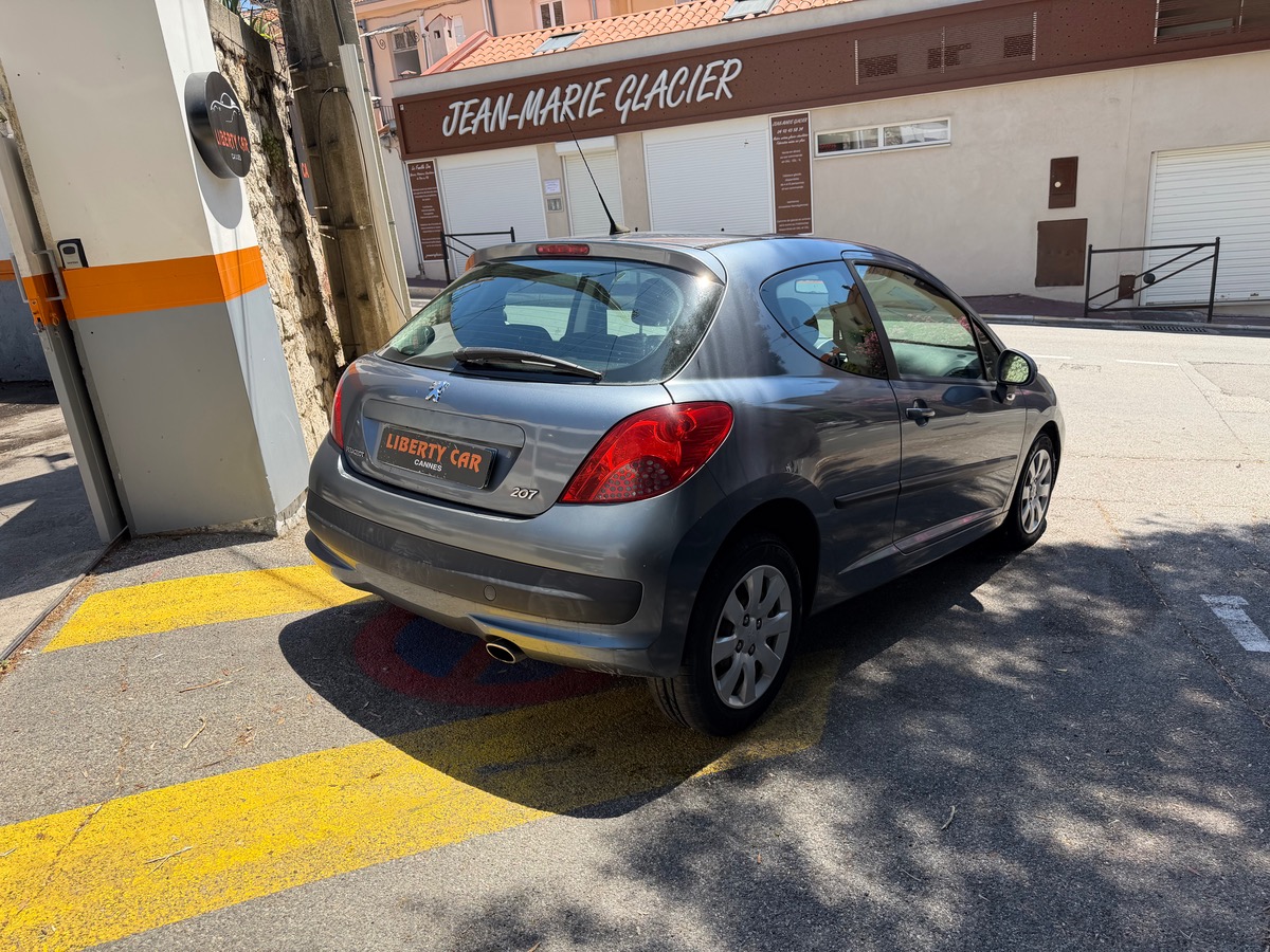 Peugeot 207 1.4 VTI 95 CV / 1er Main / Premium / Km Réel / Clim / Jantes