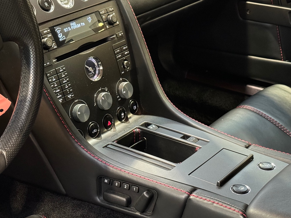 Aston Martin V8 Vantage 4.3 385CV 1ER MAIN ! J