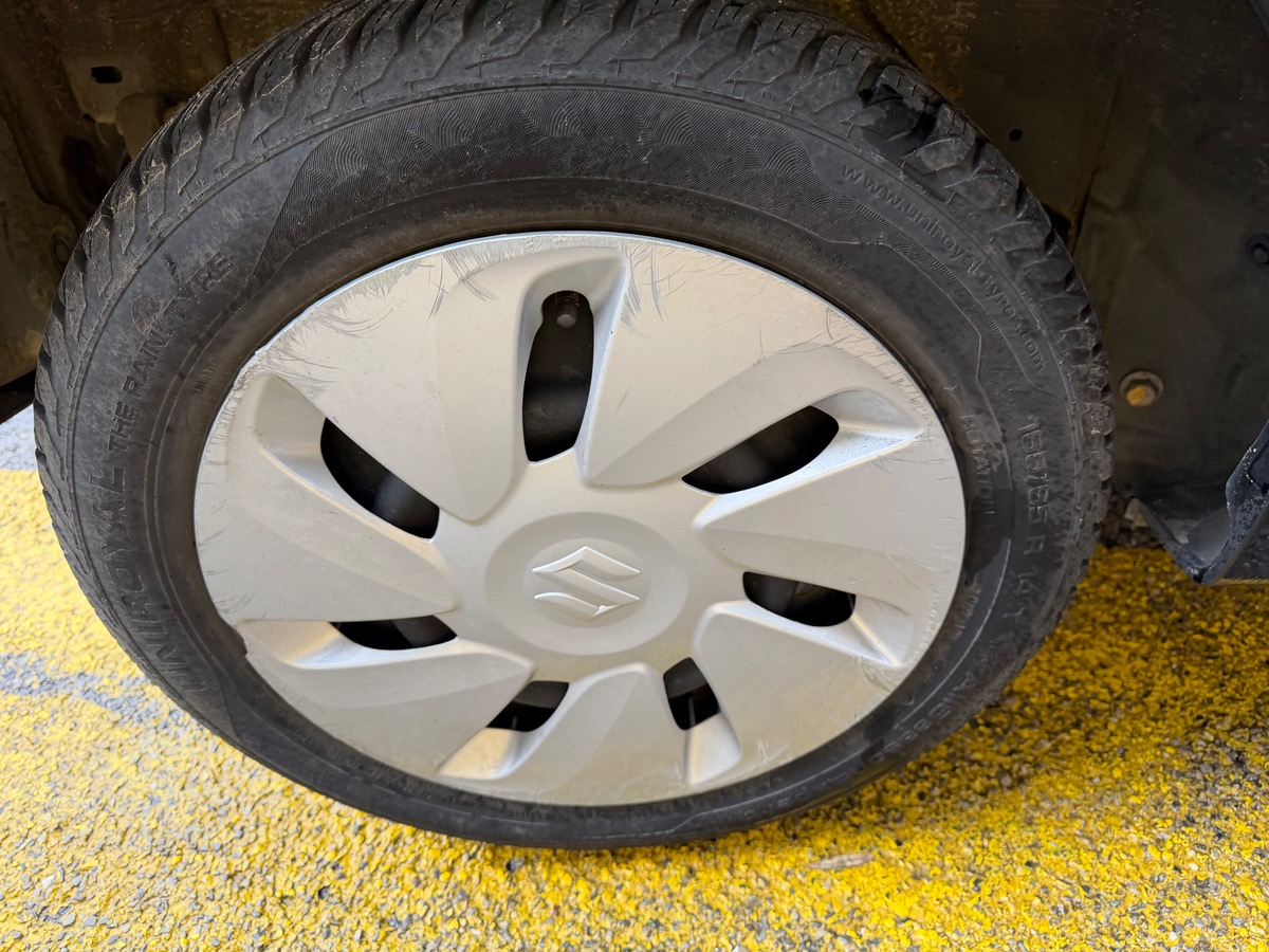 Suzuki Celerio 1.0 i 68 CV / 1er Main / 5 Portes / Clim / Moteur à Chaine